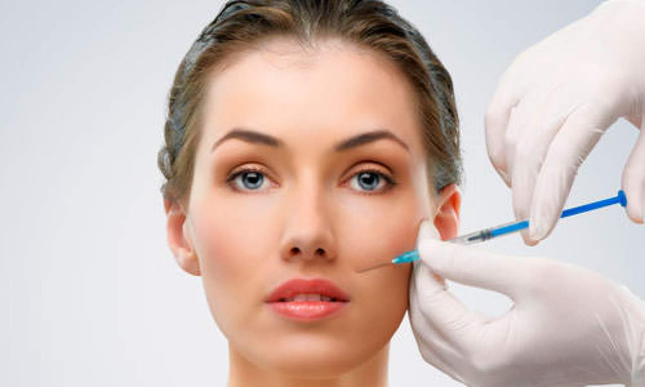 Descubre la diferencia entre ácido hialurónico y bótox en rellenos faciales