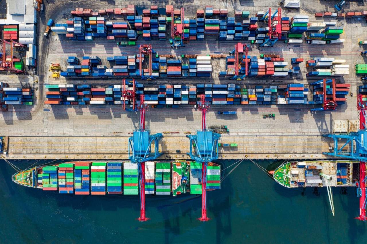 Operaciones de crossdocking, descarga y distribución de mercancía de contenedores: Vailogistic