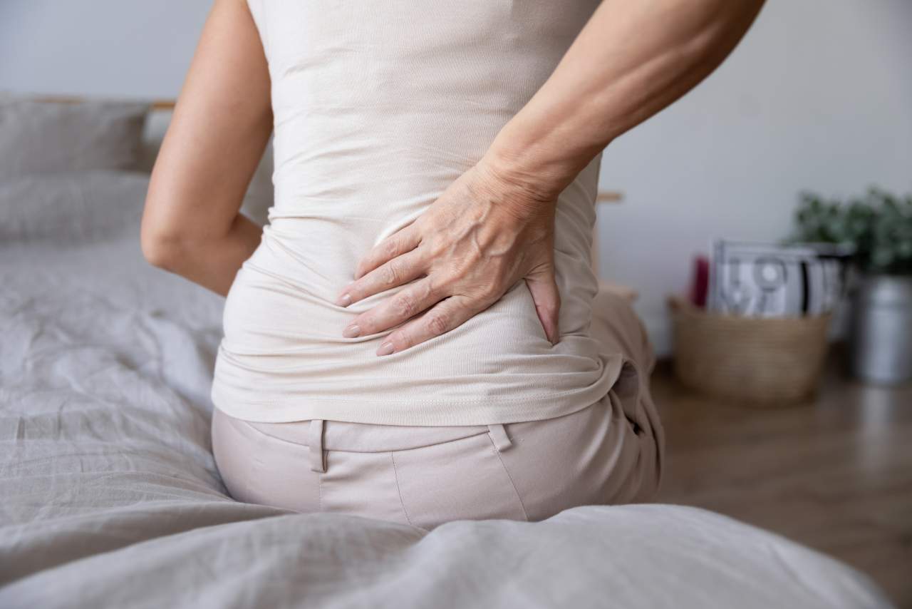 Clínica AtlasVital: ¿Cuáles son los tratamientos recomendados para los pacientes que sufren ciática o lumbalgia?
