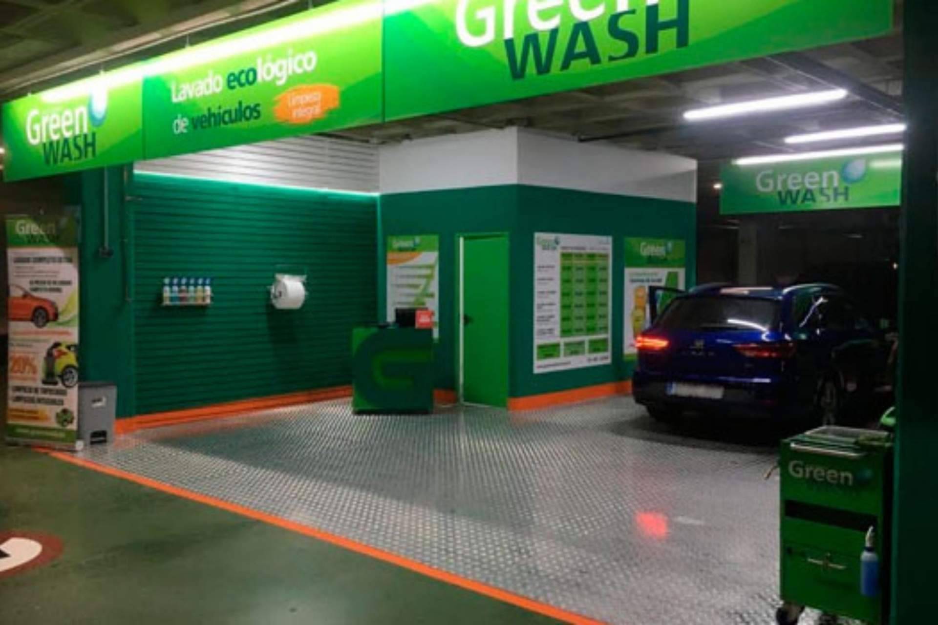 El sistema de lavado ecológico patentado por Green Wash garantiza una limpieza integral del coche con menos litros de agua