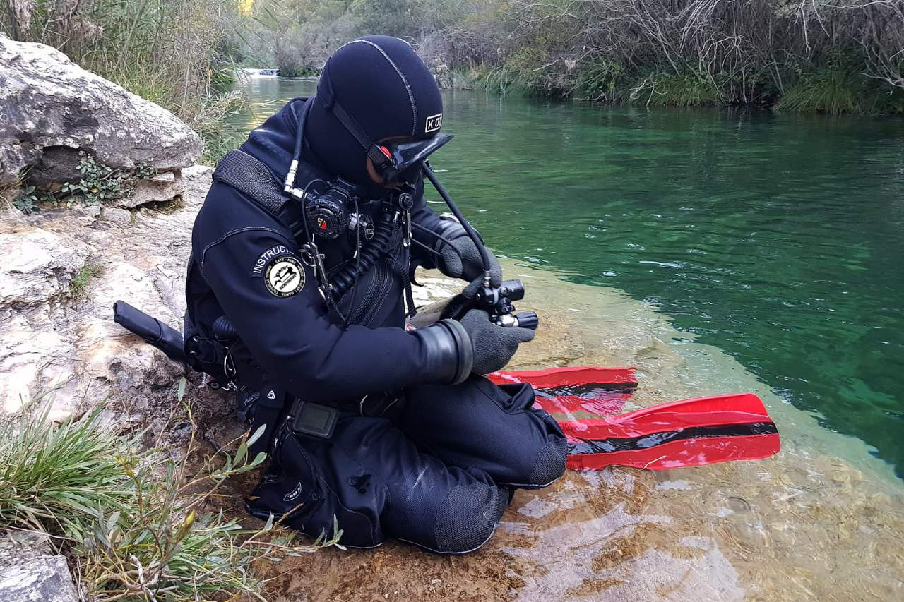 El centro Dark Sidemount imparte buceo técnico, que actualmente ha vivido un gran auge en España