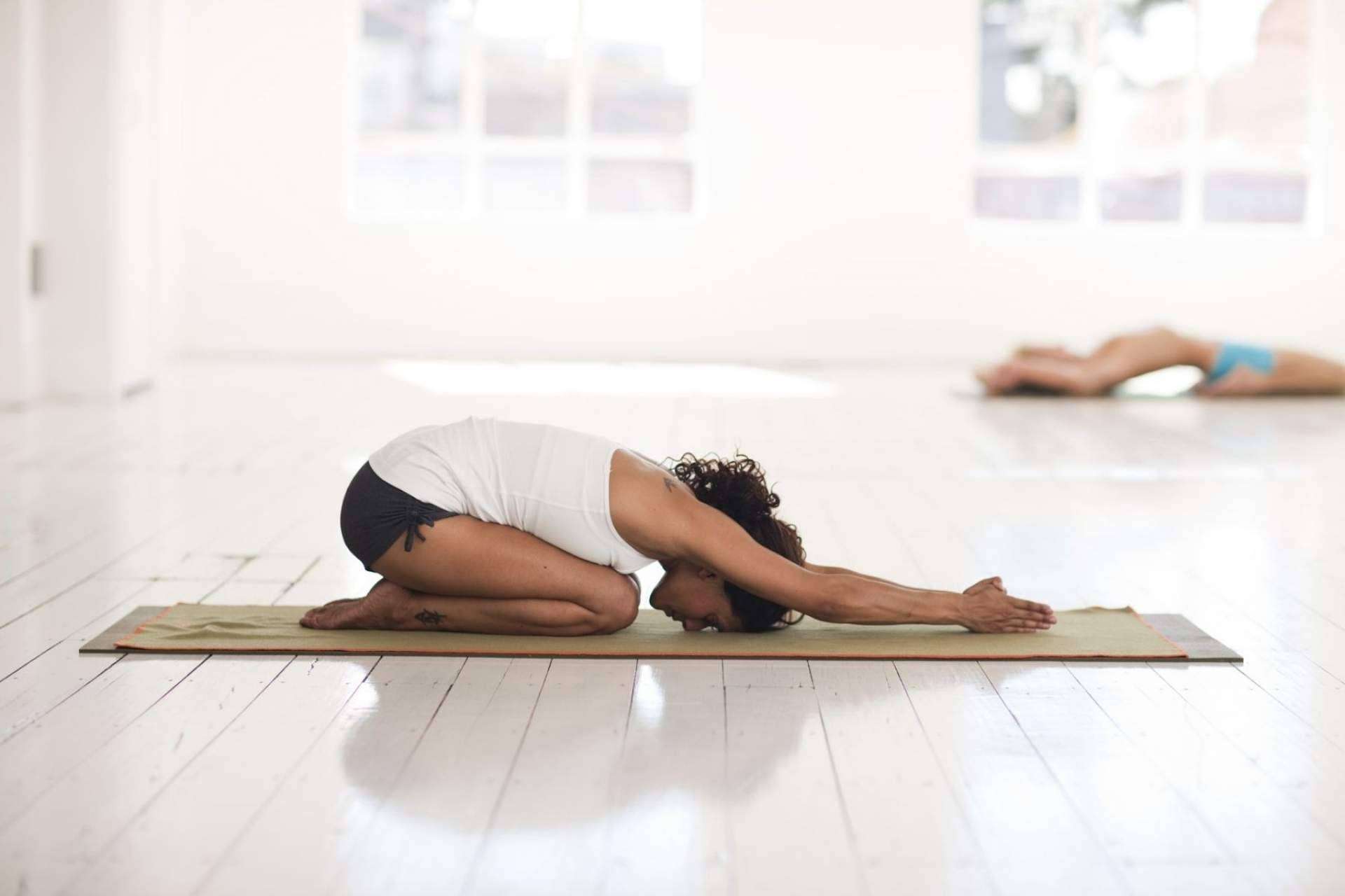 Cada vez más público masculino acude a clases de yoga en Bilbao según 196 Yoga Studio