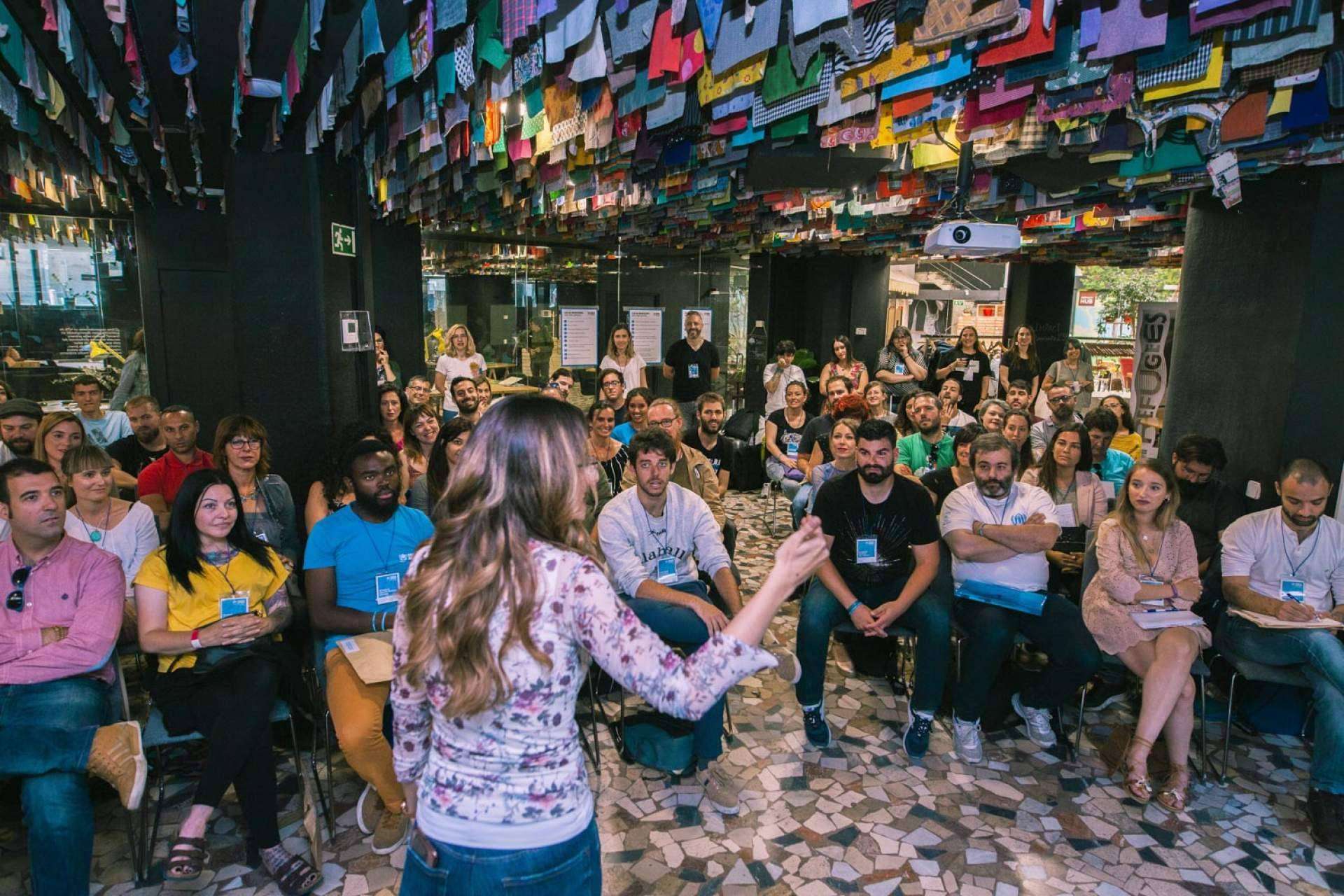¿Cómo hablar en público y tener éxito gracias a Mónica Galán Bravo?