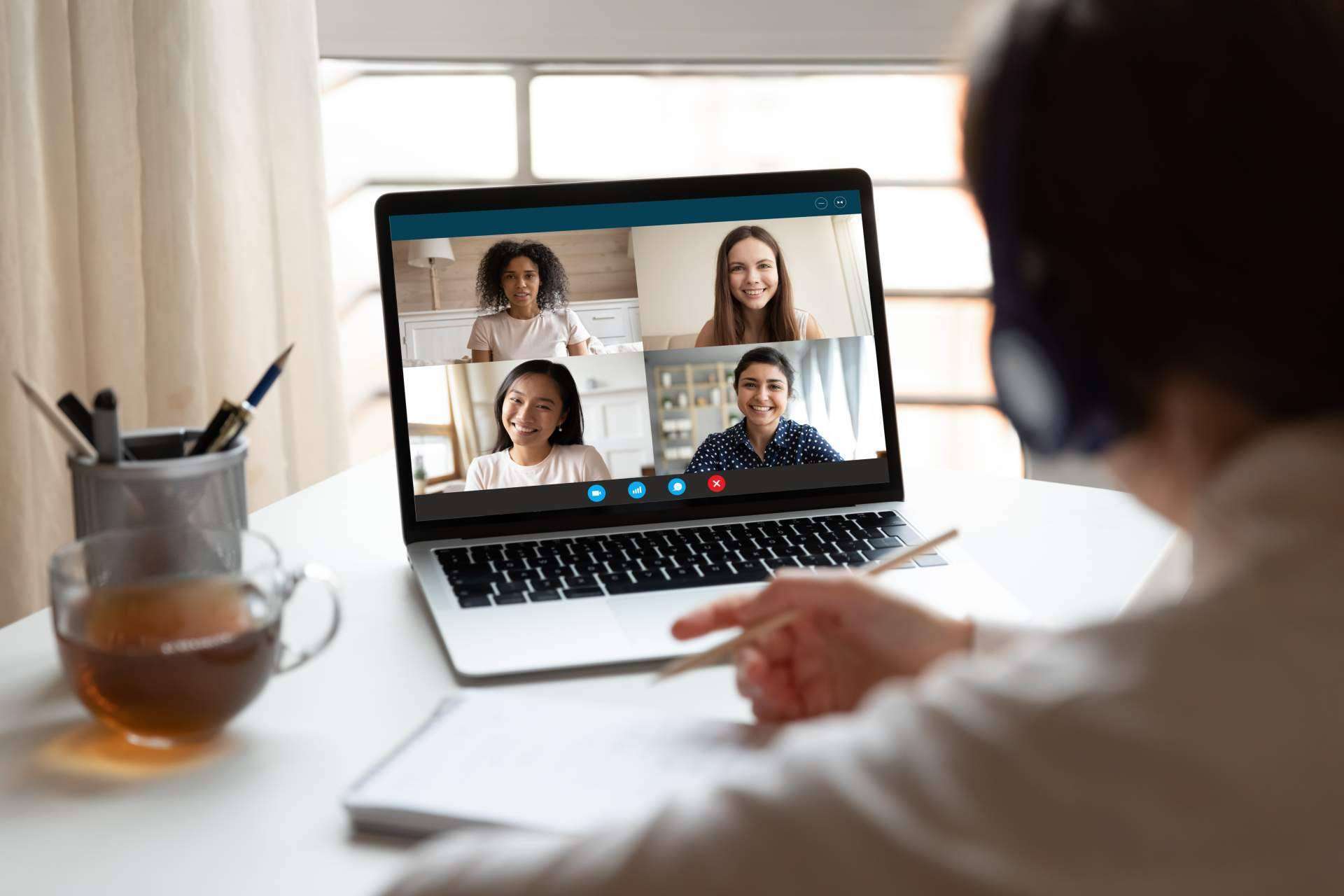 ¿Qué ofrecen las tutorías online a estudiantes de Ayuda Universitaria?