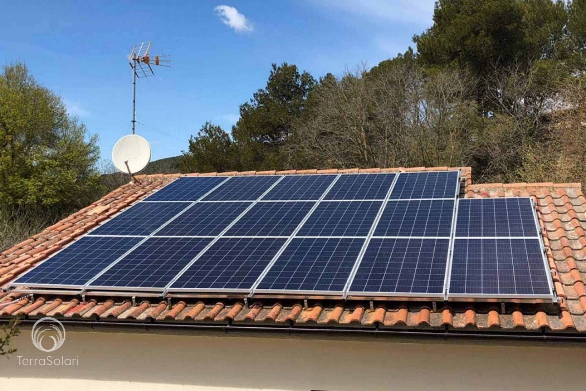 TerraSolari: ¿Cómo recibir una subvención económica para instalar placas solares en la vivienda?