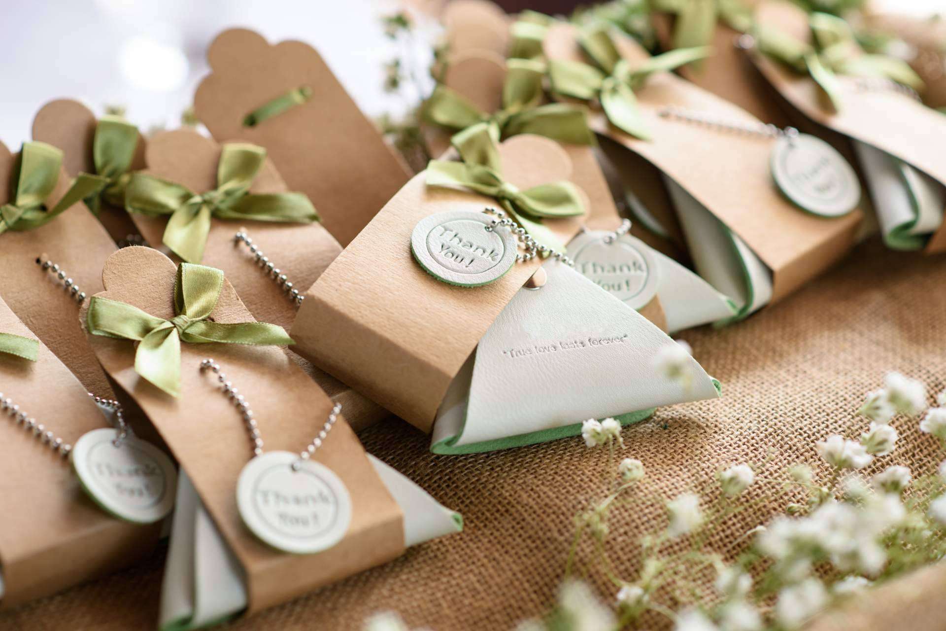 Detalles personalizados para bodas: Uvimark