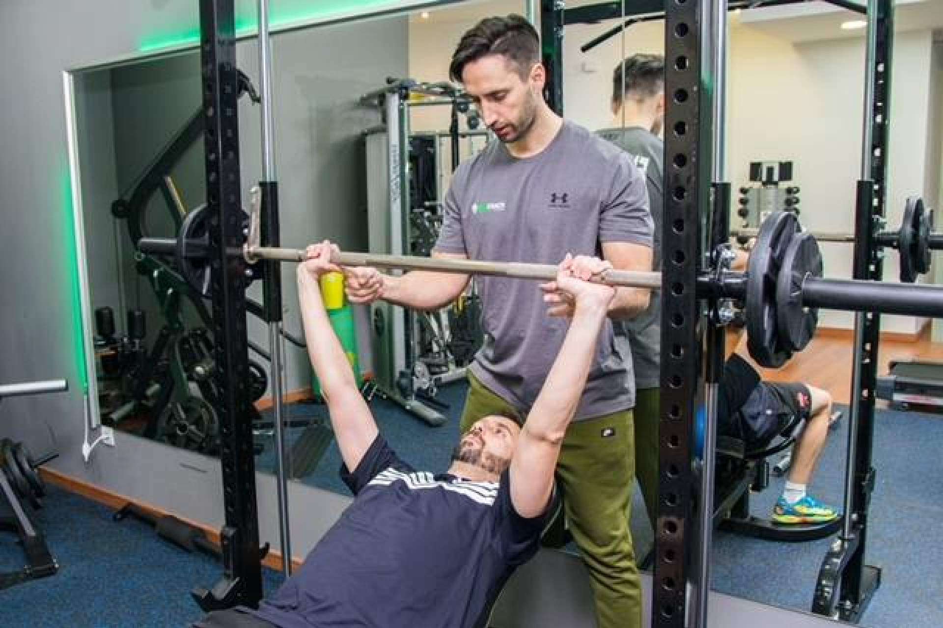Todo lo que hay que saber sobre el entrenamiento funcional, según el reconocido centro de entrenamiento físico Rencoach