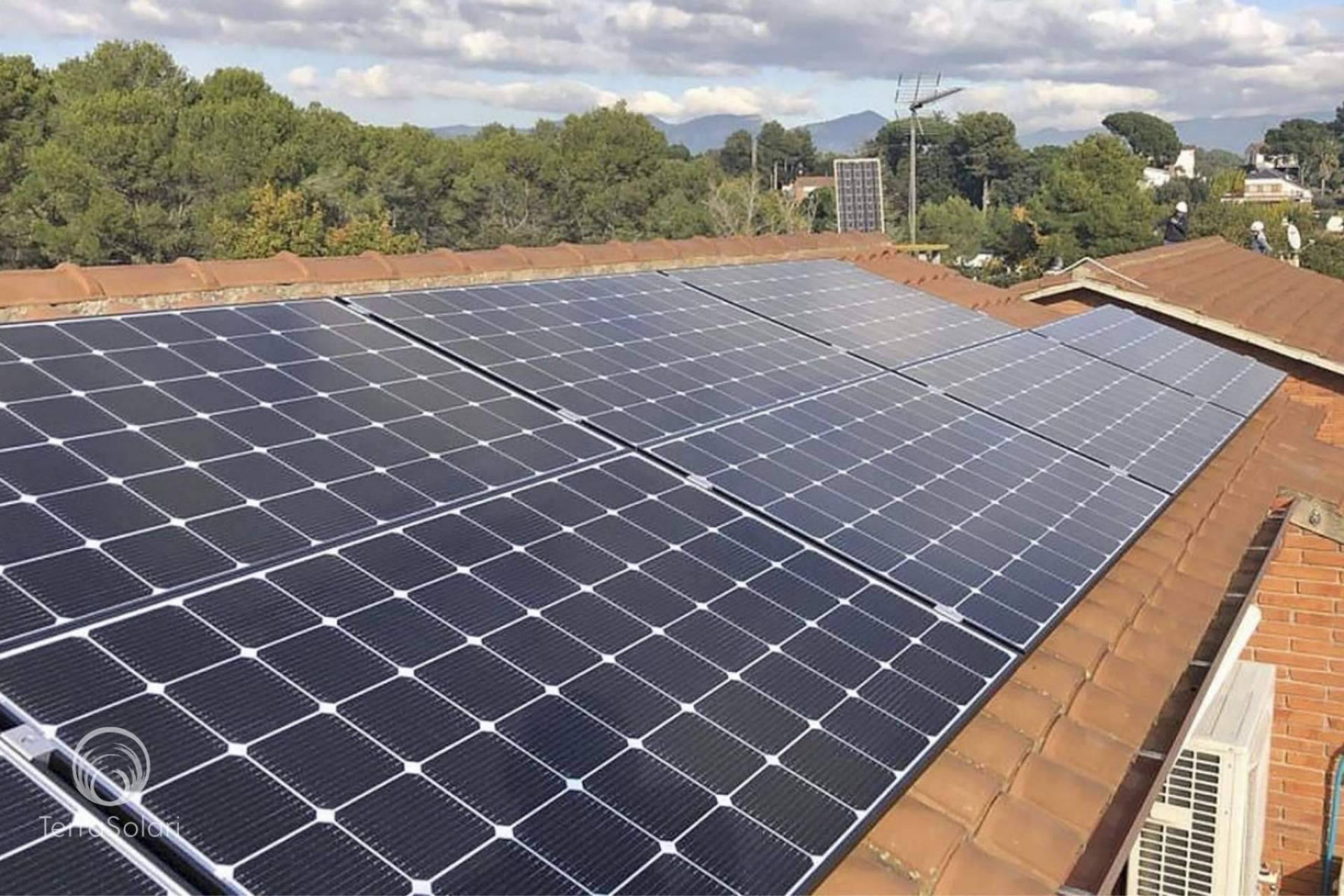 TerraSolari: ¿Cómo conseguir subvenciones económicas para instalar placas solares en la vivienda?