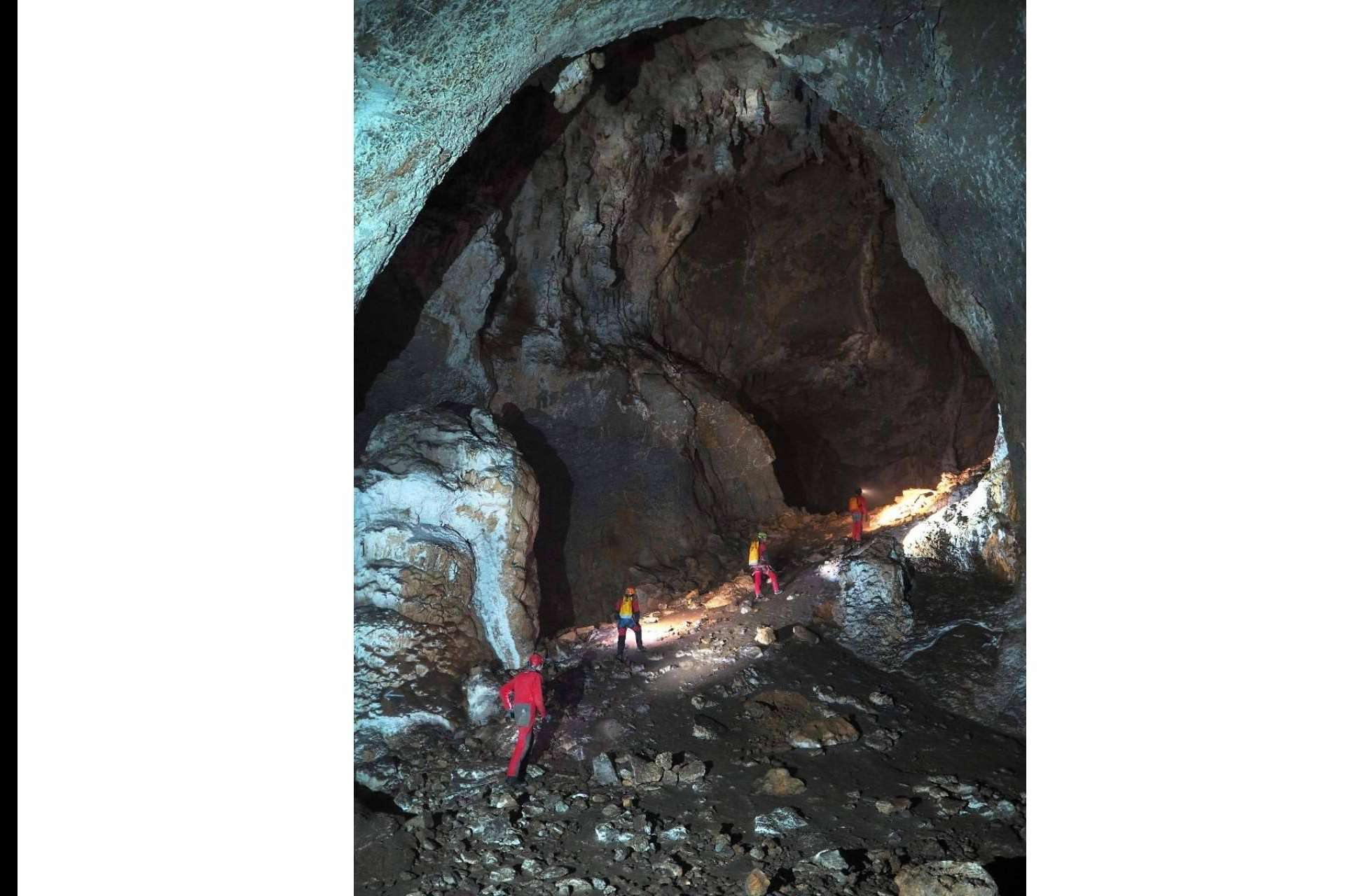 Vertical Challenge sabe como vivir la esencia de la aventura con la espeleología