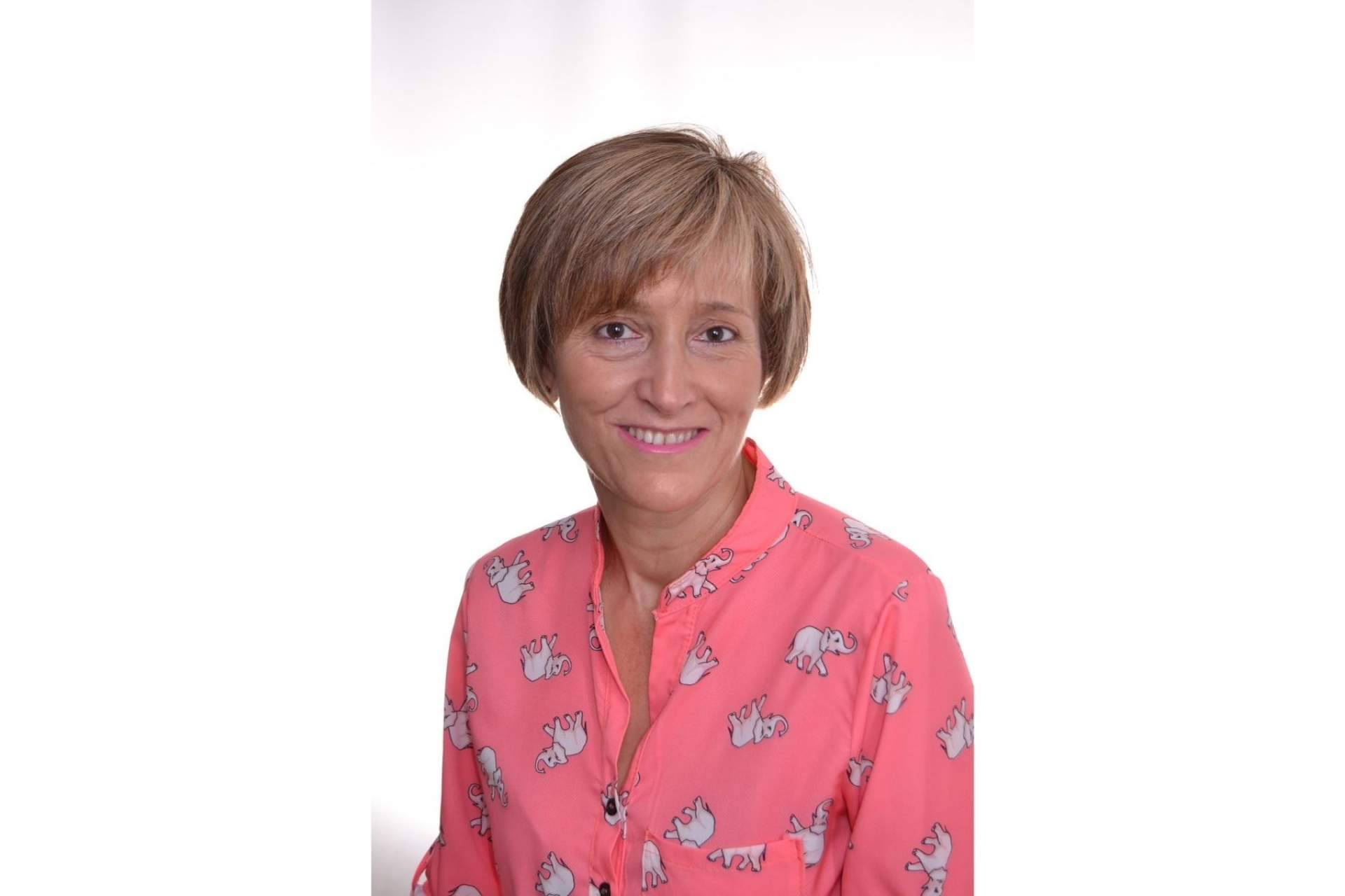Hipnosis para dejar de fumar, una de las terapias más recomendadas de la mano de la coach e hipnoterapeuta Montse López Arza