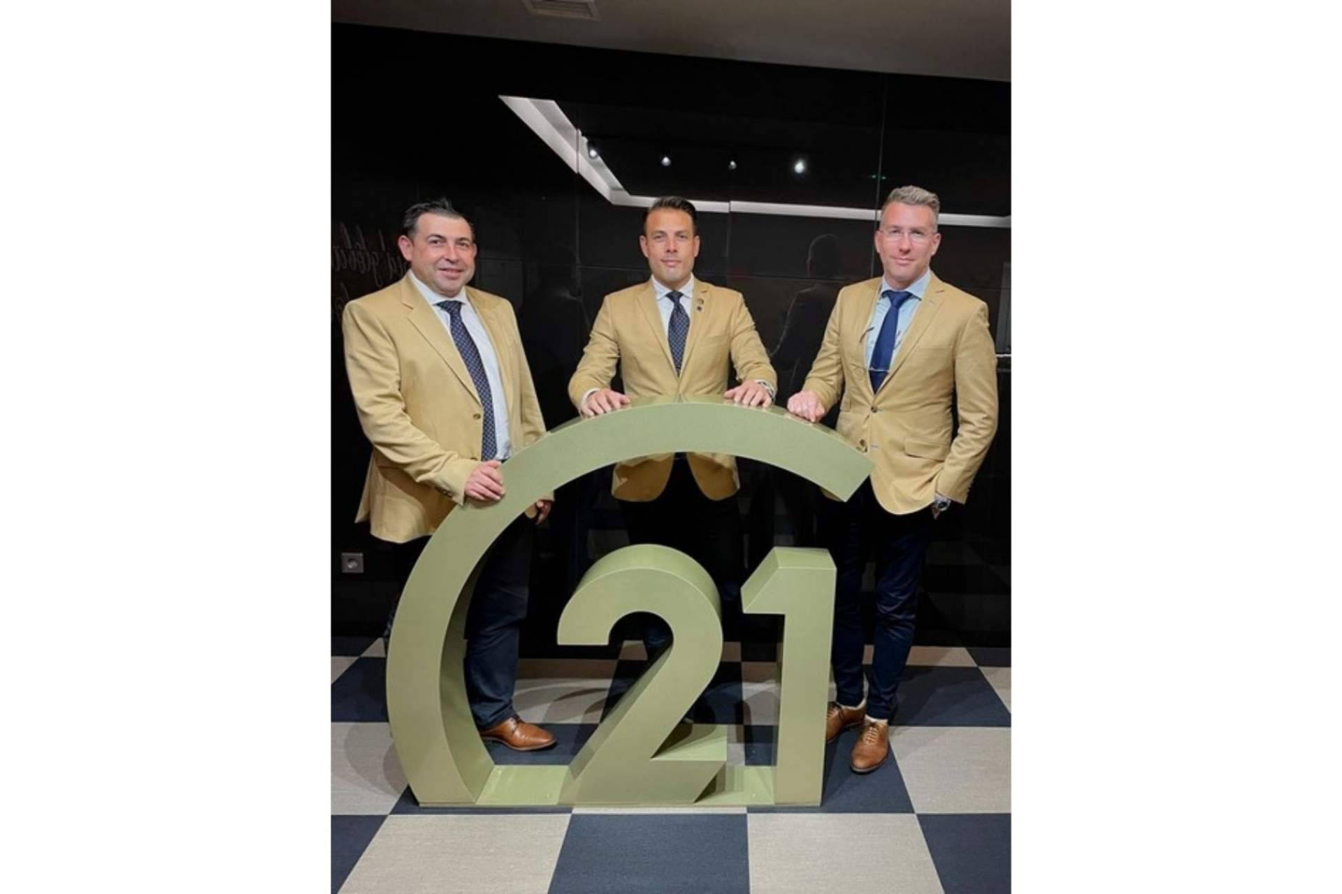 Desarrollo de agentes inmobiliarios: CENTURY 21 Liberty Home