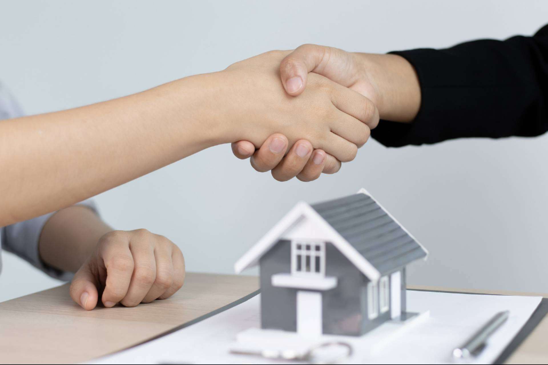 Elba Invest Inmobiliaria: los beneficios de vender la propiedad con una inmobiliaria