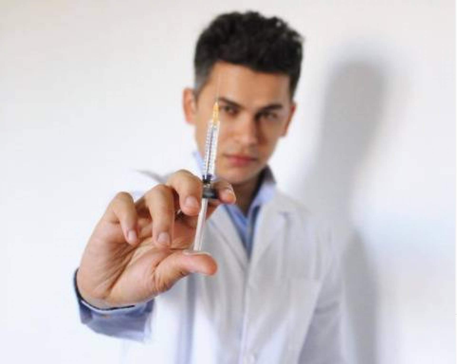 Rejuvenecer la mirada con el Dr. Castellar: talento y experiencia