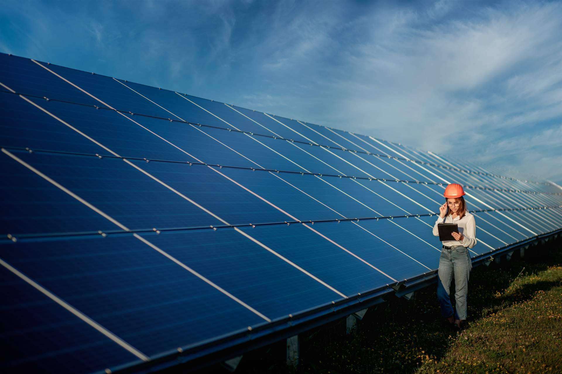 La apuesta de las industrias por las placas fotovoltaicas: Ingeniería MASRED