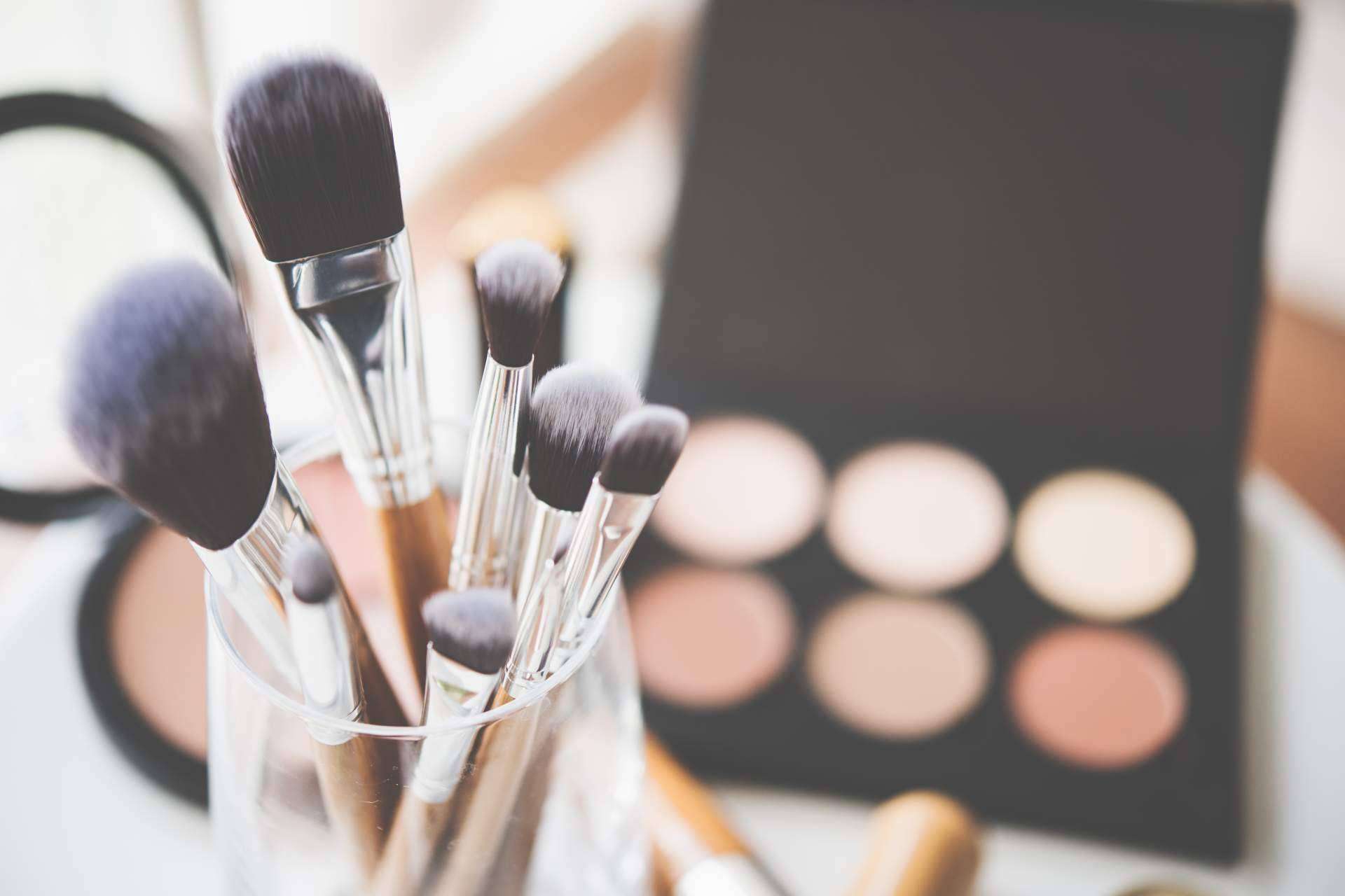 Tus Compras de Confianza dispone de un amplio catálogo de cosmética tanto labial como para ojos