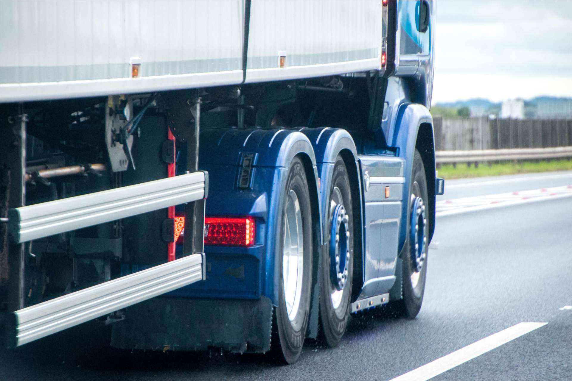 Las empresas de transporte y transportistas pueden mejorar su rendimiento gracias a los servicios que brinda Gesticotrans