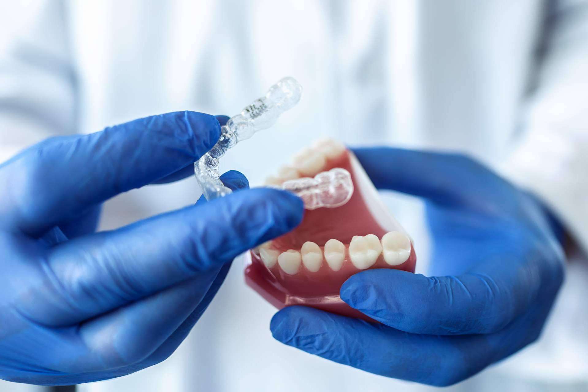 Los centros recomendados con servicios de ortodoncia invisible son distinguidos por el Certificado de Calidad DentalQuality®