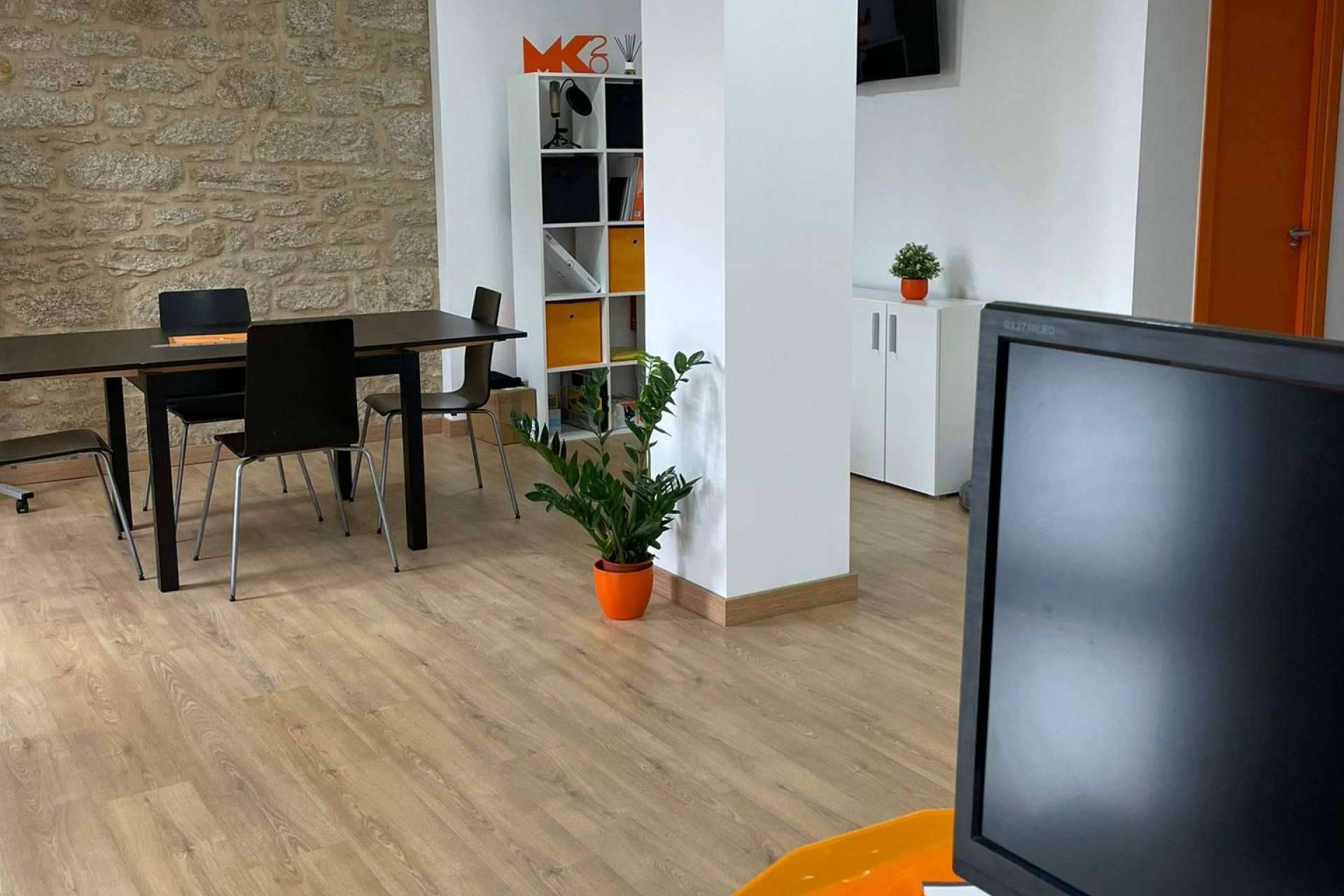 La agencia de marketing en Santiago de Compostela MK20 ayuda a los negocios locales