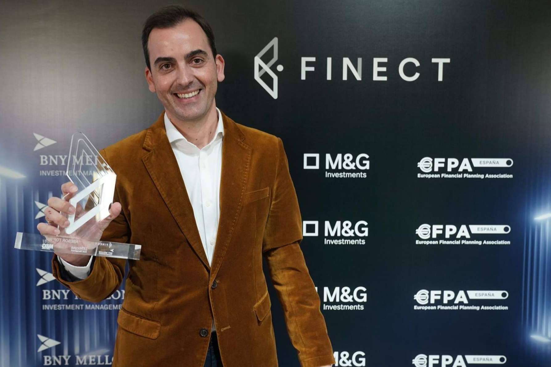 Reconocimiento al éxito del asesor financiero de confianza José Manuel Marín Cebrián