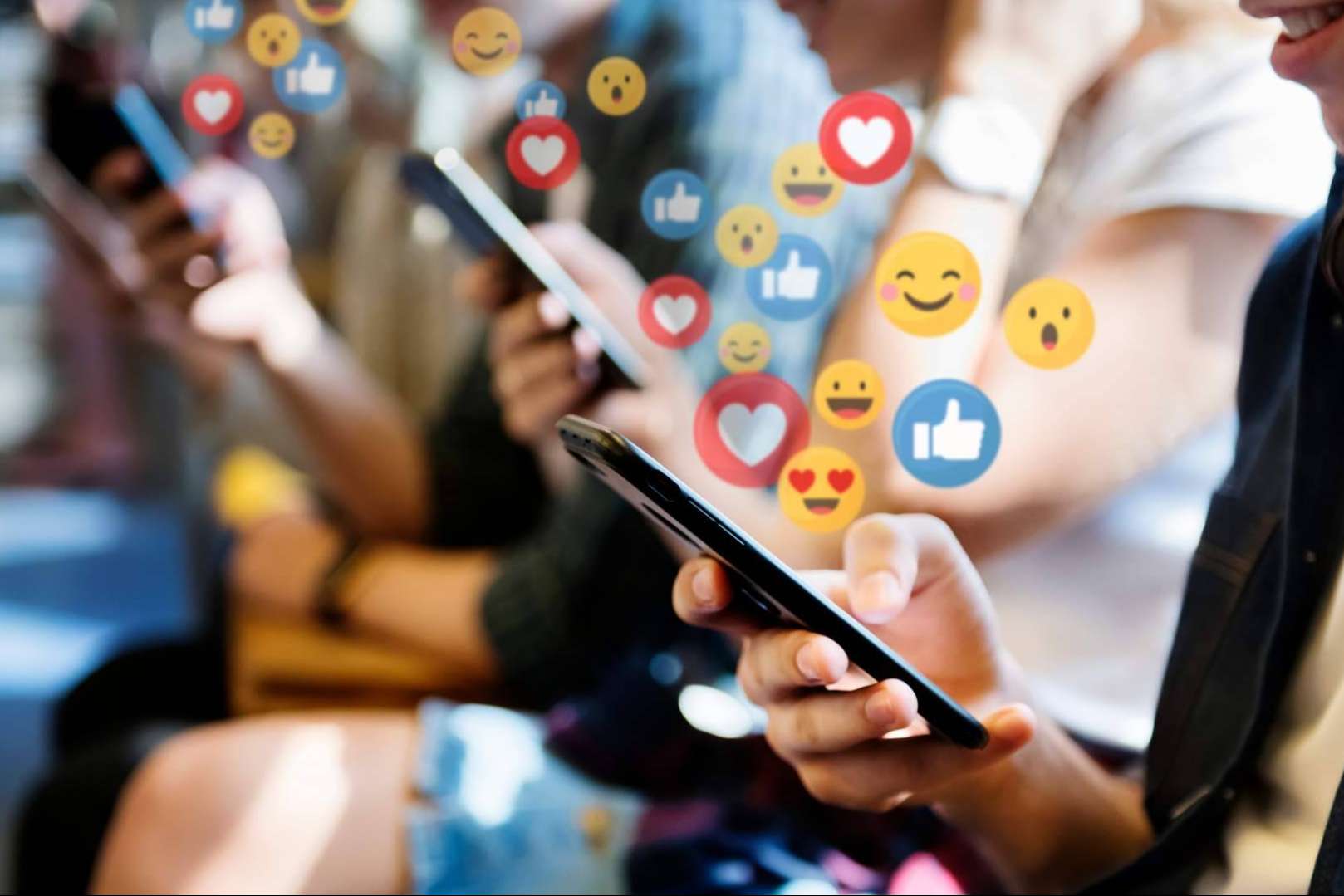 La importancia de tener presencia en social media para captar clientes, por RoCX Marketing