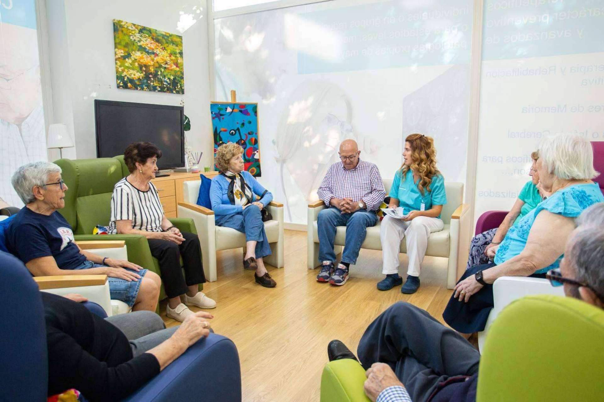 Salus Mayores, los centros de día para mayores que ofrecen atención y rehabilitación