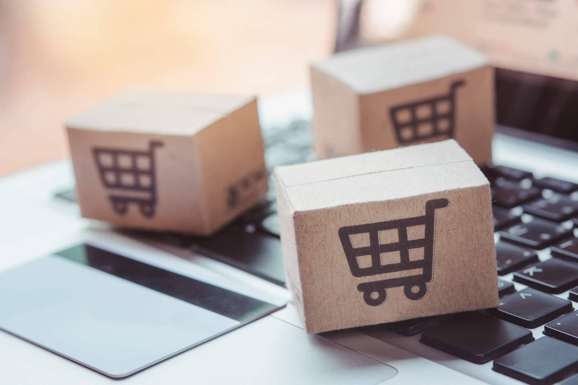 A de Ahorro es el centro comercial online con descuentos en las primeras marcas