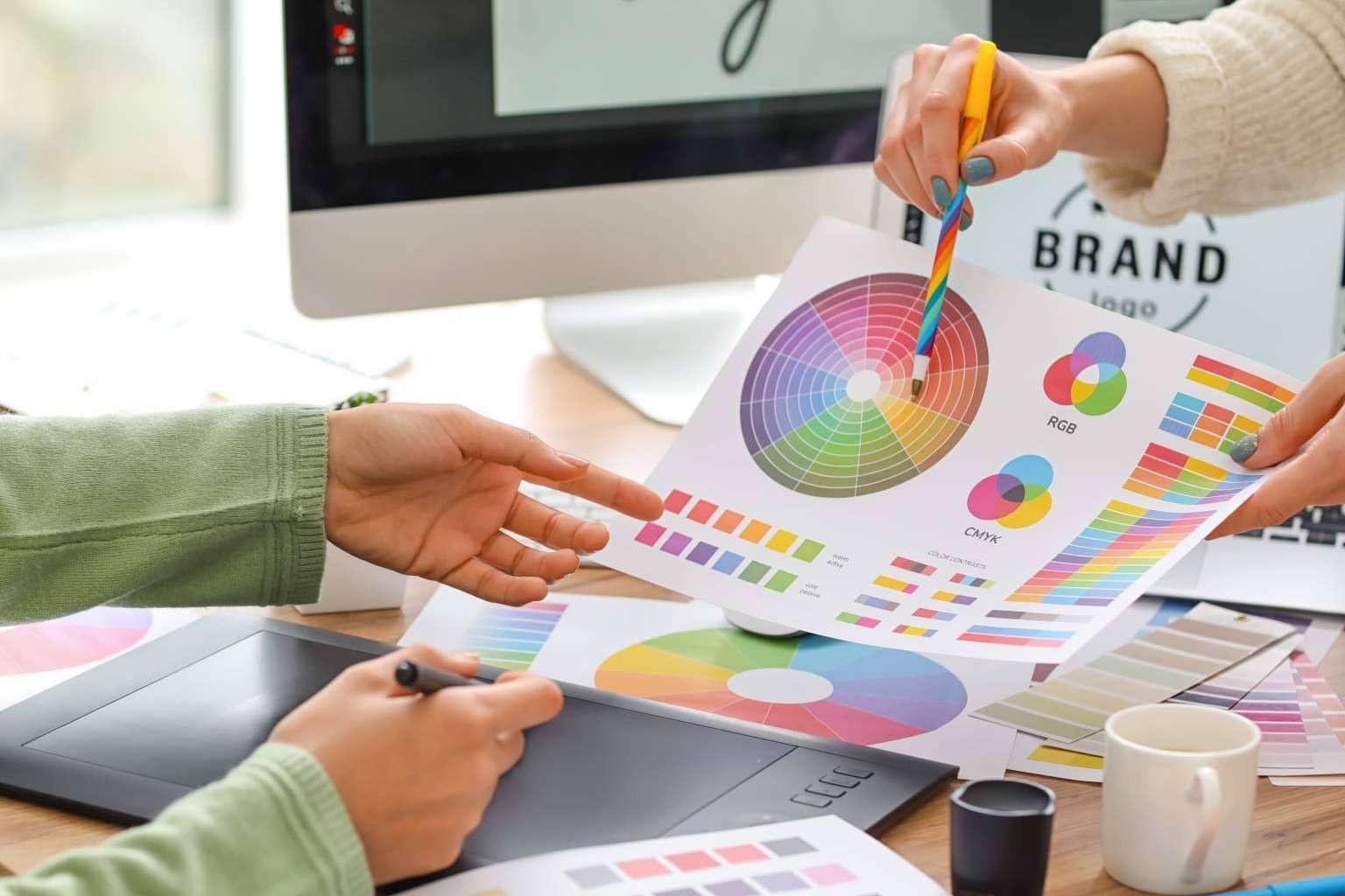 Cambiar o rediseñar el logotipo de una empresa