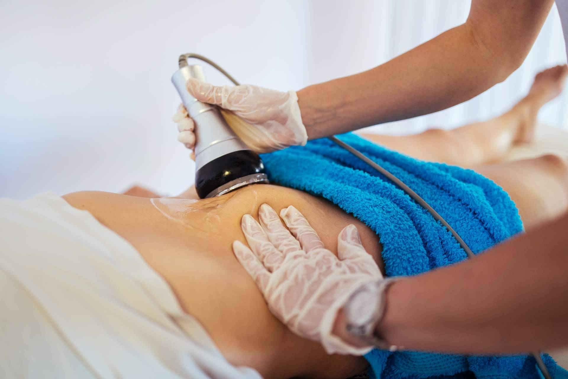 Descubrir los múltiples usos de la radiofrecuencia con la aparatología de Comercial Estética
