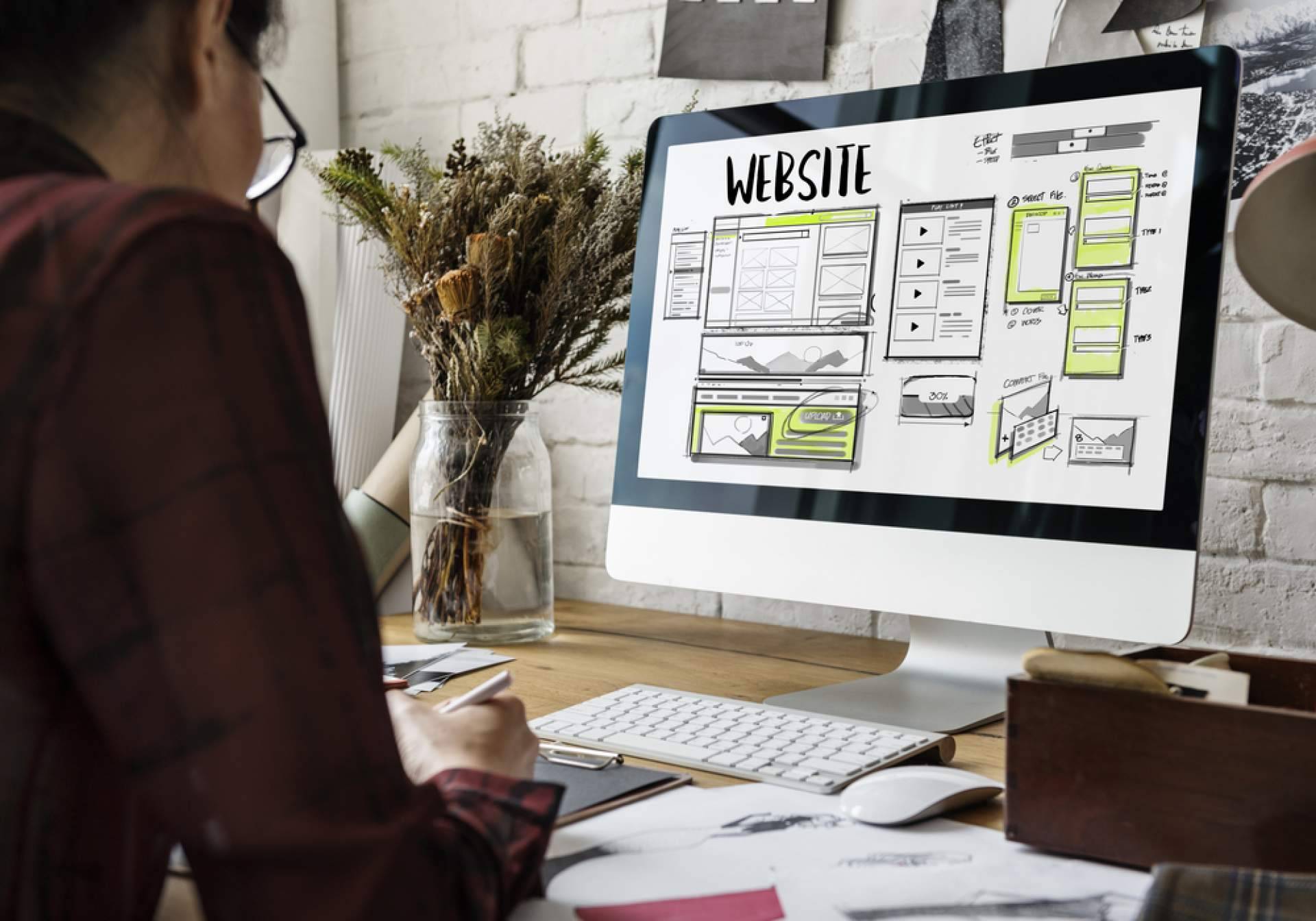 Destaca, expertos en gestionar el mantenimiento web de negocios digitales