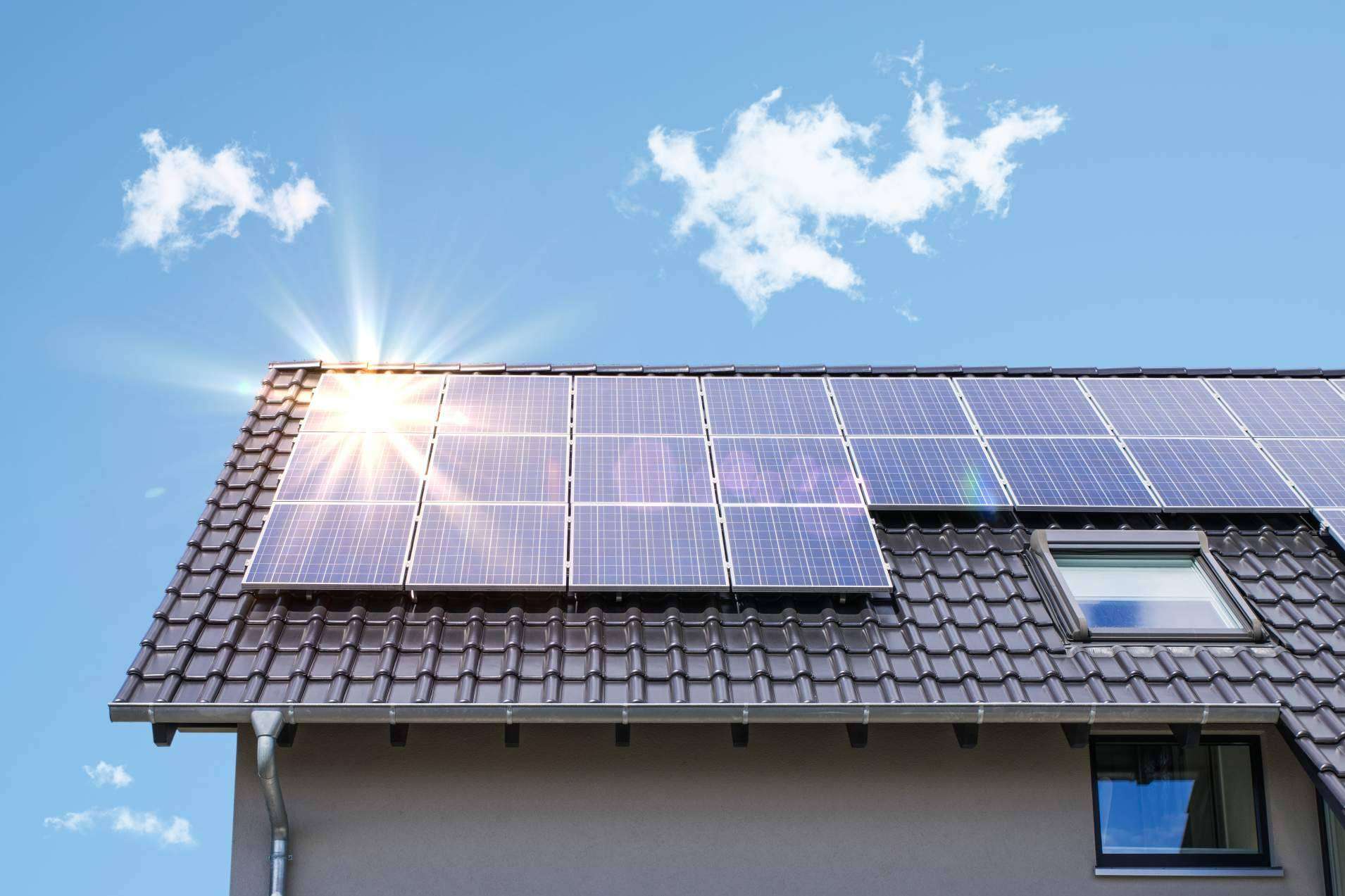 Instalación de placas solares fotovoltaicas para particulares, de la mano de Clima y Aerotermia