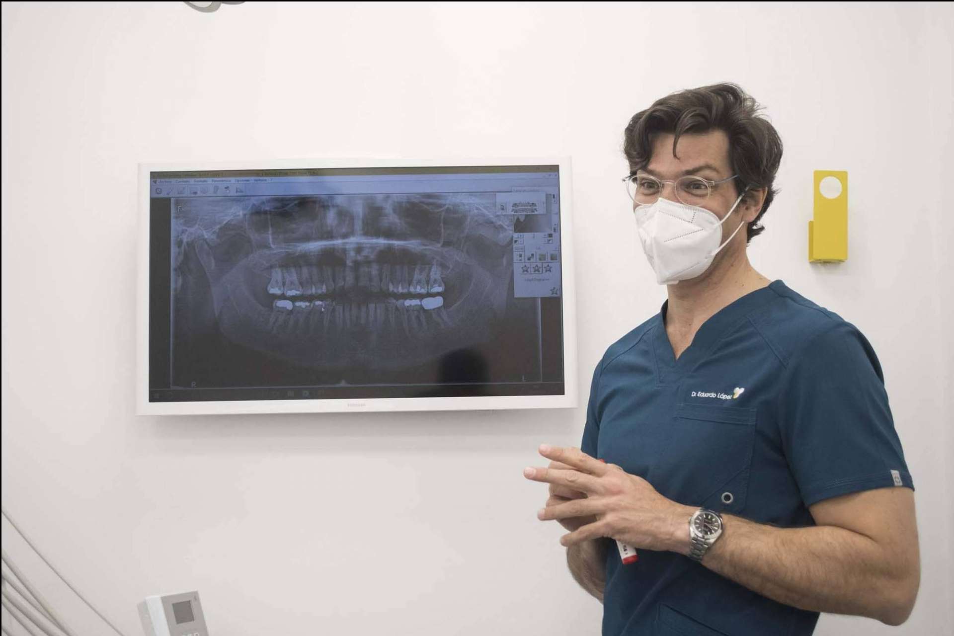 Corregir la sonrisa gingival en Clínica Dental Eduardo López