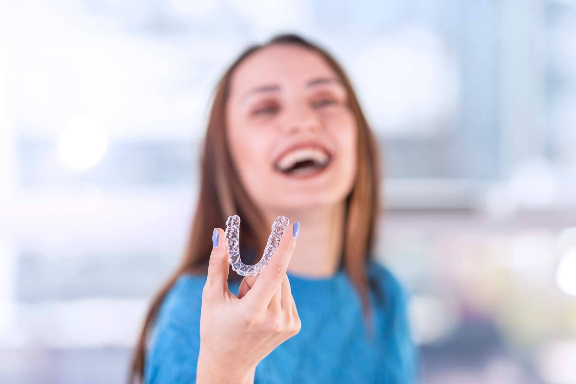 Clínica Dental Rob presenta las ventajas de la ortodoncia invisible en Barcelona
