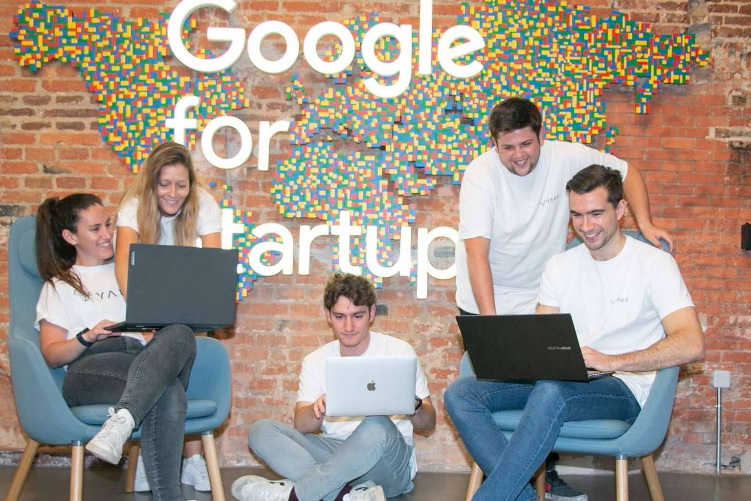 Nuevo software de la start-up Yakk con el que las empresas tendrán todos sus dispositivos tecnológicos controlados en una sola plataforma