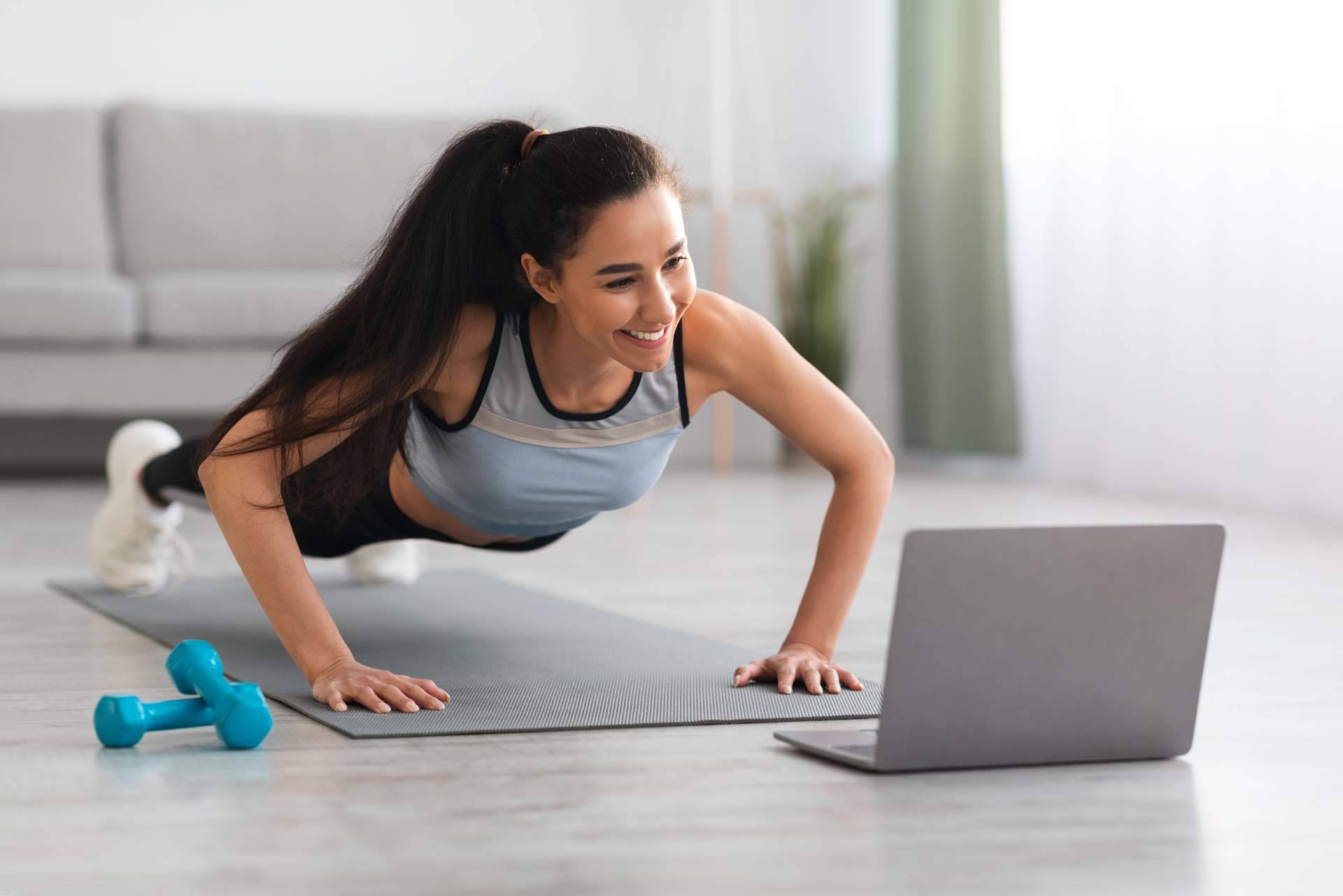 Muévete Conmigo ofrece entrenar online con el programa salud enfocado a personas de 35 a 55 años