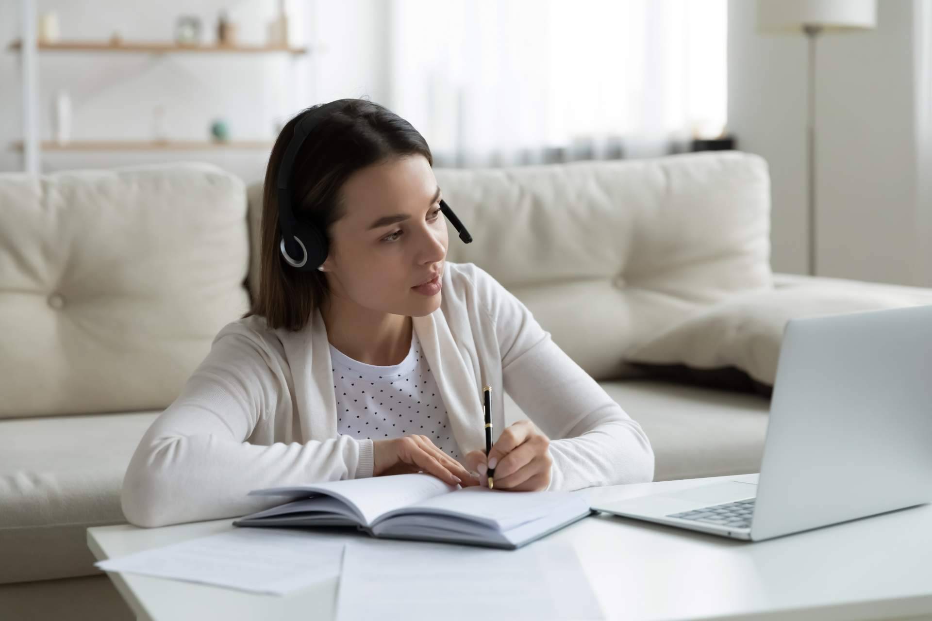 La academia online Aula del Éxito ofrece un pack para la transformación digital, La Magia de Internet